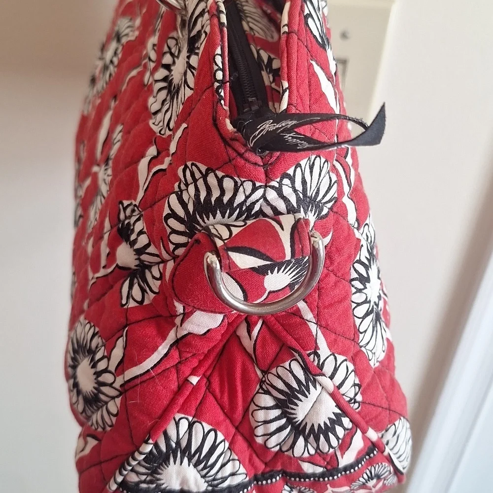 Vera Bradley Sophie Bag Deco Daisy Red White Black Floral Quilted Shoulder Bag